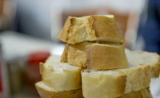 Директор гимназии Петропавловска уволен из-за жалоб на некачественную еду и жучков в столовой