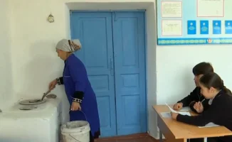 Критическое состояние школы в Акбастау: жители требуют новую школу из-за просевшего фундамента и трещин в стенах