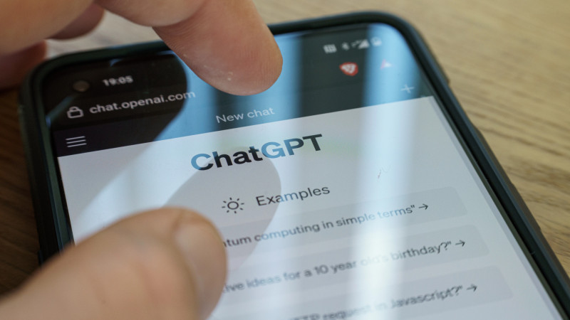 ChatGPT становится учителем: искусственный интеллект превращает списывание в совместное обучение