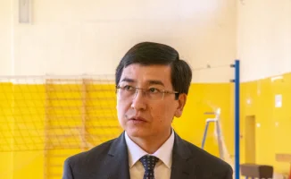 Министр просвещения Асхат Аймагамбетов показал чек на школьную форму за 36 тысяч тенге