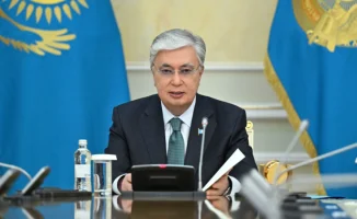 Президент Казахстана Касым-Жомарт Токаев поздравил работников печатных СМИ с Национальным днем печати, подчеркнув важность их труда в обеспечении информационной безопасности и развитии общества. Поздравление было передано через агентство Tengrinews.kz.