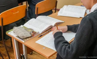 Министр просвещения Гани Бейсембаев о переполненных школах в Казахстане: ситуация с трёхсменными школами