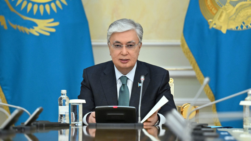 Президент Казахстана Касым-Жомарт Токаев поздравил работников печатных СМИ с Национальным днем печати, подчеркнув важность их труда в обеспечении информационной безопасности и развитии общества. Поздравление было передано через агентство Tengrinews.kz.