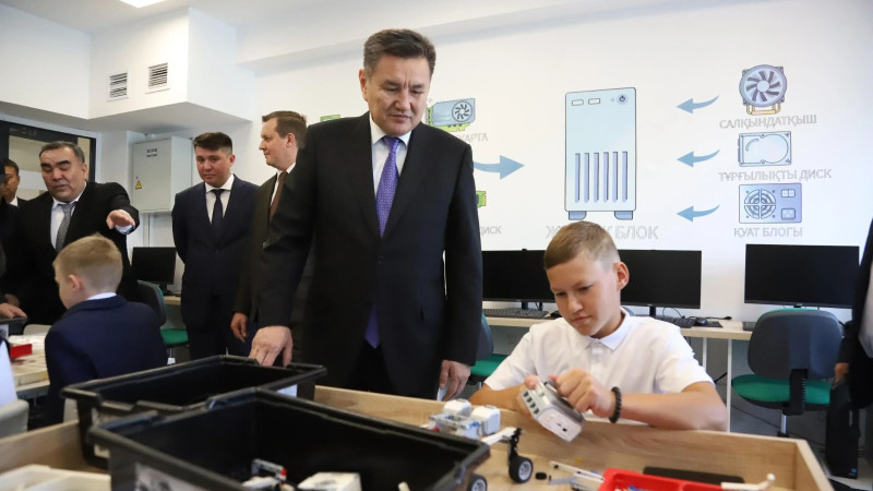 Сегодня в Риддере состоялось торжественное открытие новой школы №12, рассчитанной на 600 мест. Образовательное учреждение построено в рамках программы развития инфраструктуры образования в регионе.