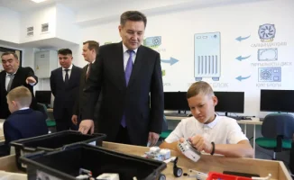 Сегодня в Риддере состоялось торжественное открытие новой школы №12, рассчитанной на 600 мест. Образовательное учреждение построено в рамках программы развития инфраструктуры образования в регионе.