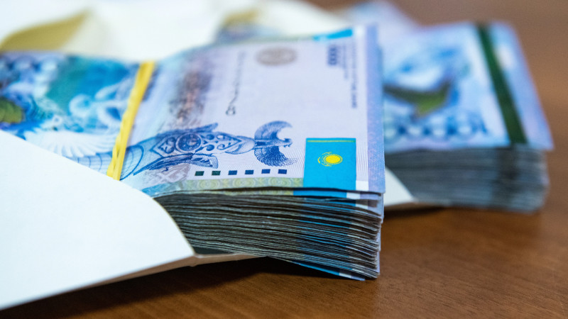 Искусственный интеллект выявил серьезные нарушения в работе районных отделов образования, которые выплачивали себе exorbitant зарплаты от 30 до 65 миллионов тенге и премии более 10 миллионов тенге из средств, предназначенных для Премии на 10 миллионов тен