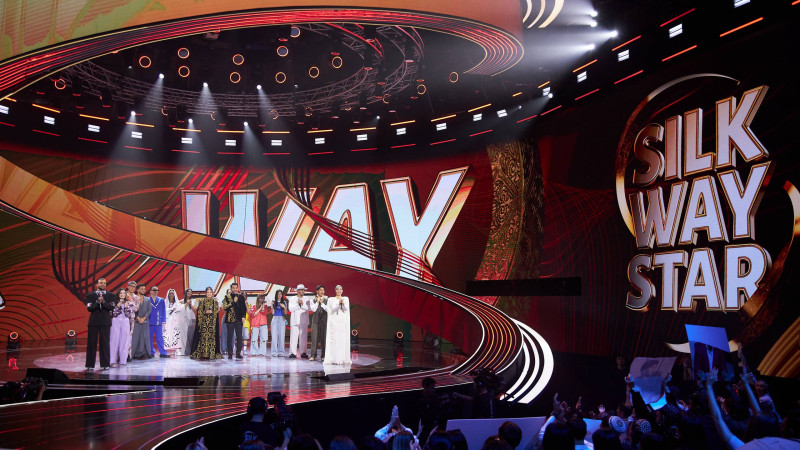 Бельгийский дизайнер Елена Ван Харитонова высказалась о международном музыкальном проекте Silk Way Star, проведенном в Казахстане, сравнив его с 'Евровидением'. Она отметила яркость и многообразие представленных талантов, подчеркнув, что такой формат позв