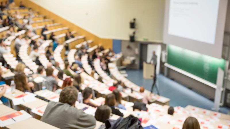 Касым-Жомарт Токаев участвует в Международном форуме стратегических партнеров 'Казахстан – территория академических знаний', где обсуждаются меры по увеличению числа иностранных студентов в стране в 3 раза.