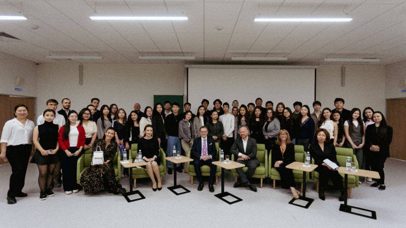 В Университет Нархоз с официальным визитом прибыла стратегическая команда руководства Queen’s University Belfast — одного из старейших и самых уважаемых университетов Великобритании. Визит был приурочен к обсуждению и дальнейшему развитию программ двойног