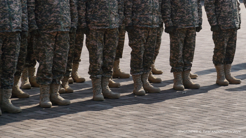 Заместитель министра обороны Казахстана Серик Бурамбаев раскрыл легальные варианты получения военного билета, не проходя службу в армии.