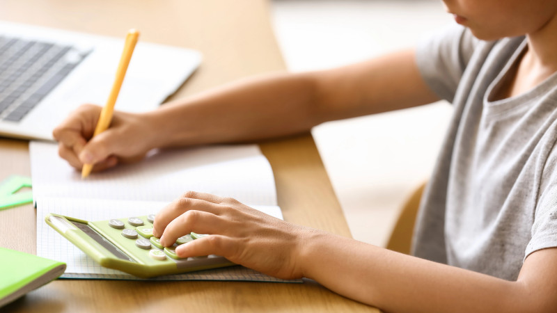 Массовая удалёнка школьников в Казахстане: 1469 классов из 132 школ переведены на дистанционное обучение из-за ОРВИ в 7 регионах