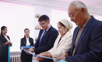 Компания 'Аралтұз' передала цифровое оборудование и мультимедийную технику в школу № 19 села Жаксыкылыш Аральского района