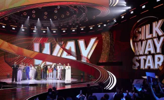 Бельгийский дизайнер Елена Ван Харитонова высказалась о международном музыкальном проекте Silk Way Star, проведенном в Казахстане, сравнив его с 'Евровидением'. Она отметила яркость и многообразие представленных талантов, подчеркнув, что такой формат позв