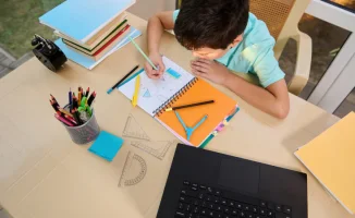 Главный санврач о переводе школьников на онлайн-обучение и уровне заболеваемости гриппом и ОРВИ в школах