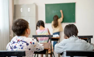 После массовых жалоб родителей на закрытие учебных классов в Астане и Алматы, скандал вокруг центра Tesla Education приобрел широкий резонанс. Учебное заведение впервые прокомментировало ситуацию, признав, что проблемы с образовательным процессом были выз