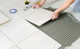 В Актюбинской области разгорелся скандал вокруг тендеров на закупку плитки и организацию питания для школы в селе Кенкияк. Обсуждения в социальных сетях активизировались после выявленных нарушений в процессе тендеров. Местные жители выражают недовольство 