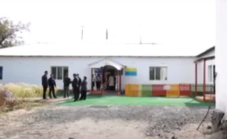 Школьники села Кушаман Жамбылской области учатся в здании акимата вместе с детским садом, библиотекой и отделением
