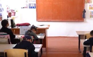 Учеба в старом жилом доме: 30 учеников и 15 педагогов в Жылыбулаке Жуалынского района Жамбылской области