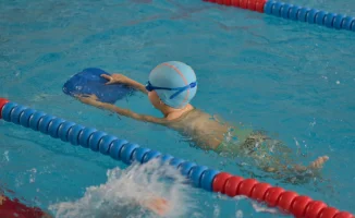 Уроки плавания в школьной программе Казахстана: Все школьники научатся плавать