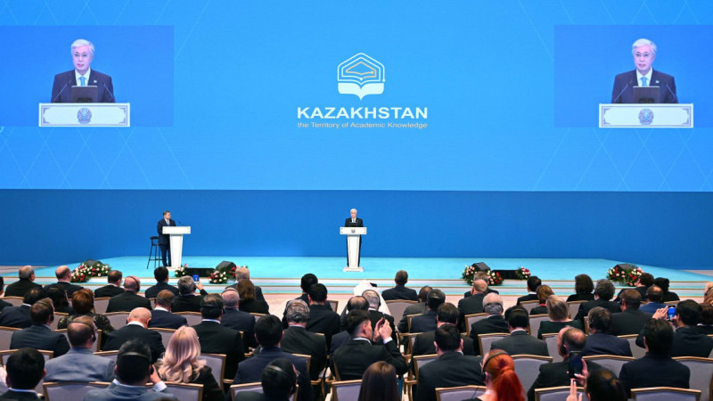 Пять казахстанских университетов стали лучшими в мире, согласно обновлённому международному рейтингу, сообщает Tengrinews.kz. Это событие подчеркивает значительный прогресс и достижения высшего образования в Казахстане.