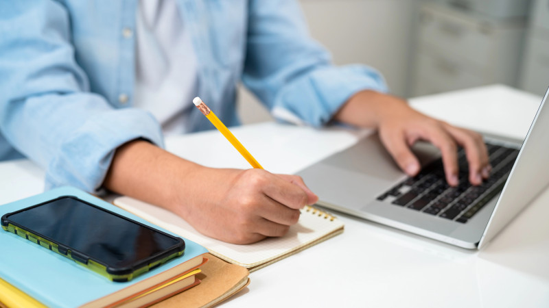 Астана: школьники с нулевого по девятый классы переводятся на дистанционное обучение из-за непогоды