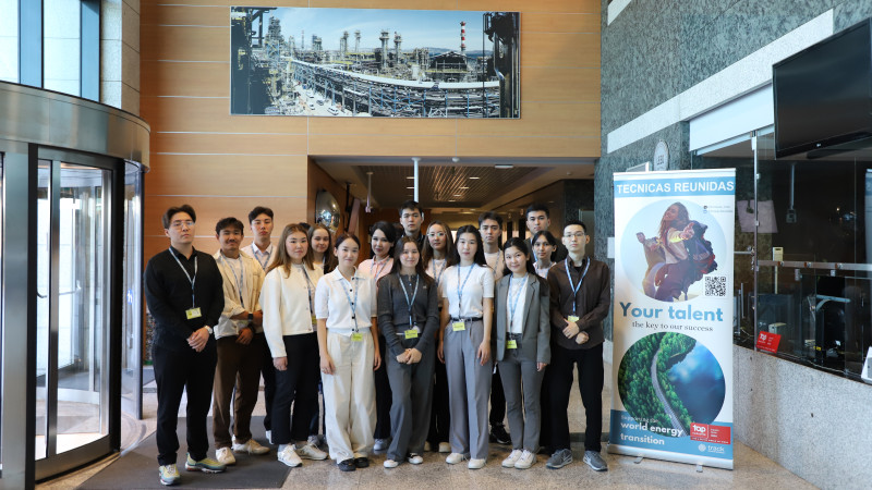 31 молодой инженер из Казахстана, представляющий города Атырау, Алматы, Астану и Актау, проходит интенсивную программу обучения по проектному инжинирингу в Мадриде. Этот опыт направлен на то, чтобы привести новые знания и навыки обратно в Казахстан, спосо