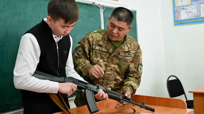 Минобороны Казахстана утвердило новые правила начальной военной подготовки