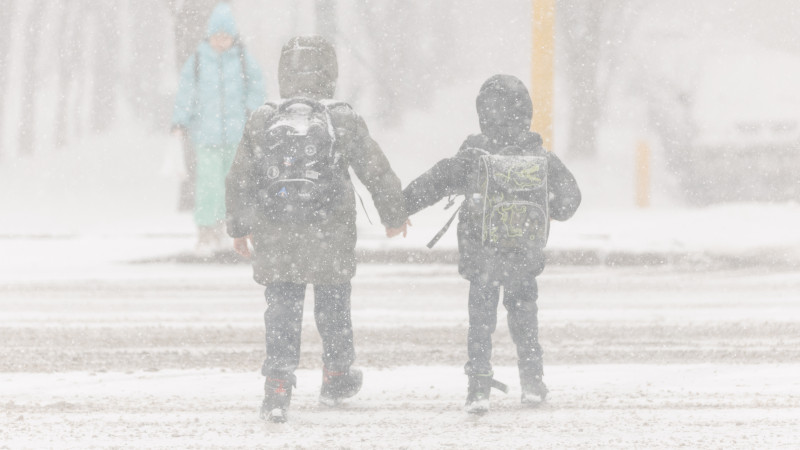 Школьники второй смены на дистанционном обучении в Астане