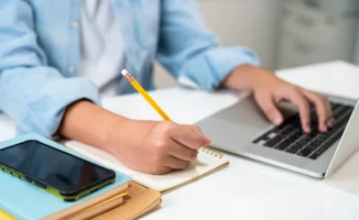 Астана: школьники с нулевого по девятый классы переводятся на дистанционное обучение из-за непогоды