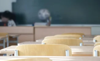 В Узункольском районе Костанайской области школьники переведены на дистанционное обучение из-за морозов и усиления ветра.