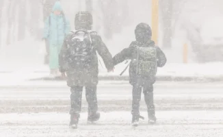 Школьники второй смены на дистанционном обучении в Астане