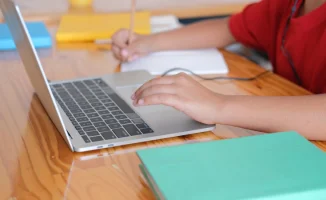 В Астане школьники 0-4-х классов первой смены переходят на дистанционное обучение 23 января