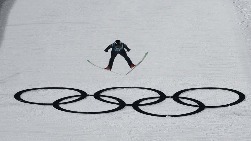 19-летний прыгун с трамплина установил рекорд Казахстана на Олимпиаде-2026