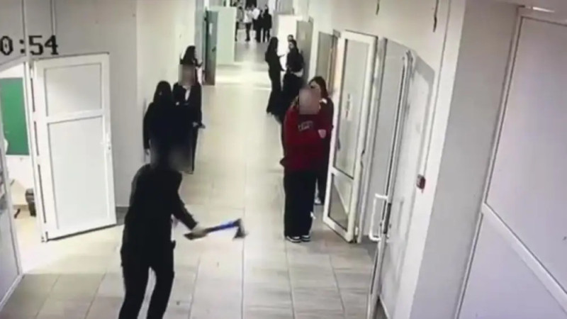 Ученик с топором в школе: МВД озвучило детали происшествия в Атырауской области