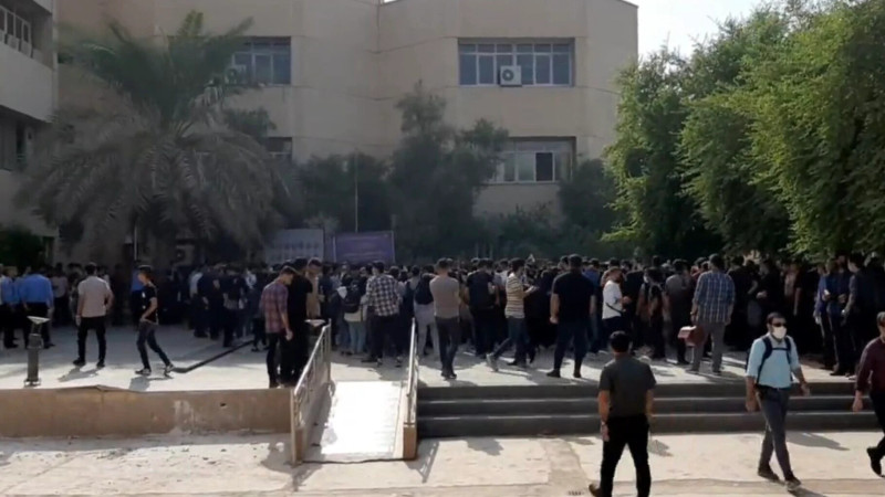 Иран в огне: волна протестов вновь захлестнула улицы страны