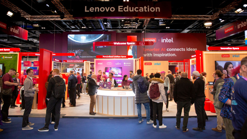 На международном форуме BETT в Великобритании обсудили внедрение ИИ в казахстанское образование, с акцентом на новые технологии и их влияние на образовательный процесс. Компания Lenovo традиционно представила свои решения в сфере образовательных технологи