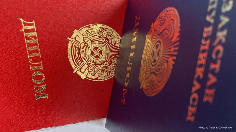 Министр науки и высшего образования Саясат Нурбек прокомментировал деятельность университета, который активно рекламируют блогеры, в ответ на концепцию "бакалавр за 2 года".