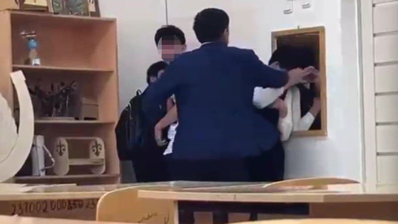 Увольнение педагога в Астане после скандального видео с пощёчинами и криками